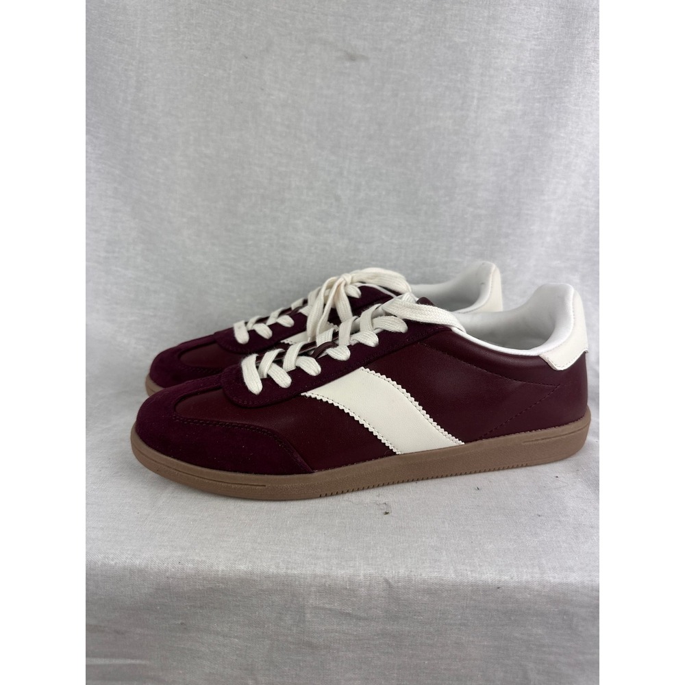 Universal Thread Womens Burgundy Retro Lace Up Sneakers Memory Foam Size 9.5